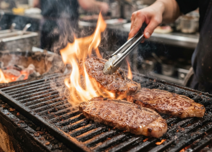 suon-non-wagyu-nuong-tren-vi-can-kiem-soat-lua-bung-tu-phan-mo-chay-xuong